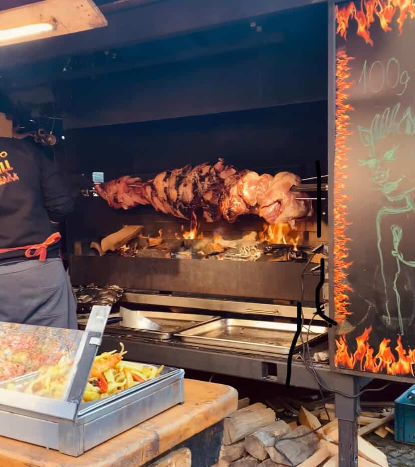 Fleischspieß an den Weihnachtsmärtke in Bratislava.